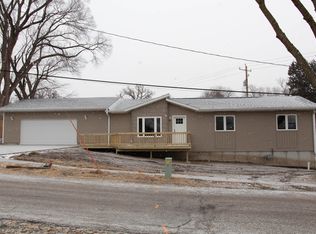 601 Dane Town Hill Rd, Oakland, IA 51560