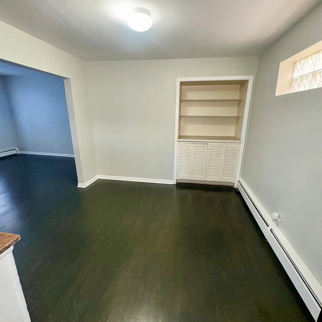 2 bed, 1.5 bath, 4092 sqft, $1,850 — Photo 3