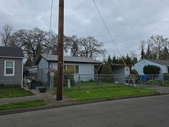3rd image of 2375 Hyde St SE