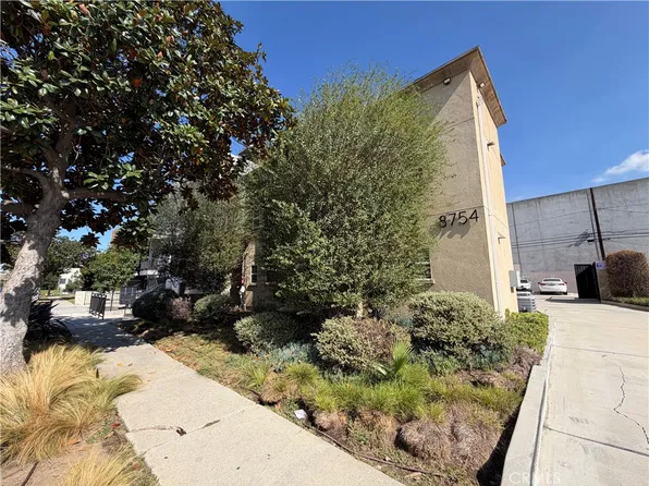 8754 Reading Ave APT 2, Los Angeles, CA 90045