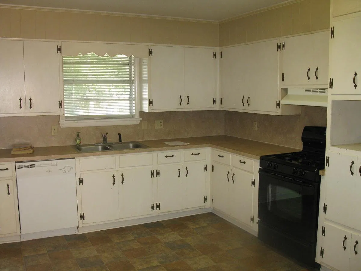 404 Oliver Street — Photo 3