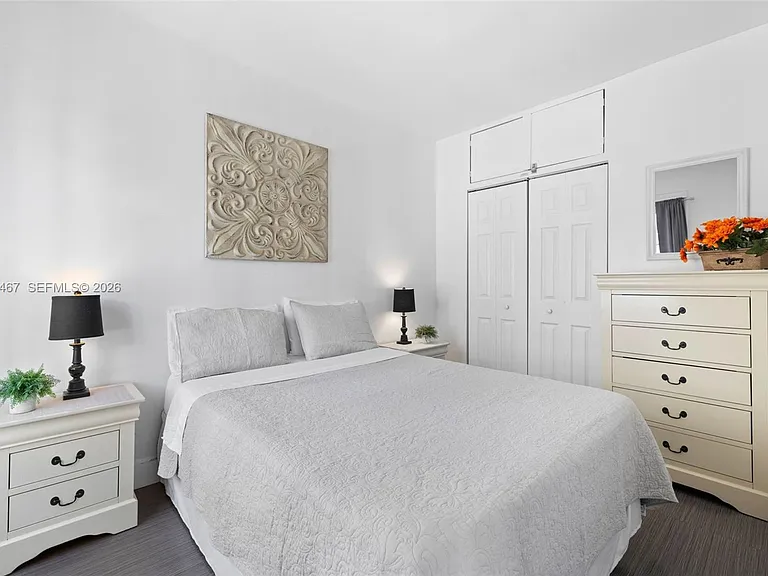 530 Ocean Dr #108 — Photo 19