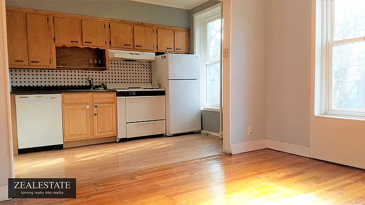 Rented by ZealEstate Group Inc | media 6