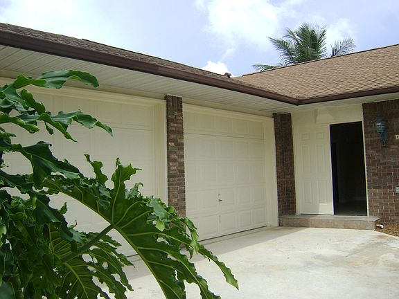 3rd image of 431 SW Doreen Street