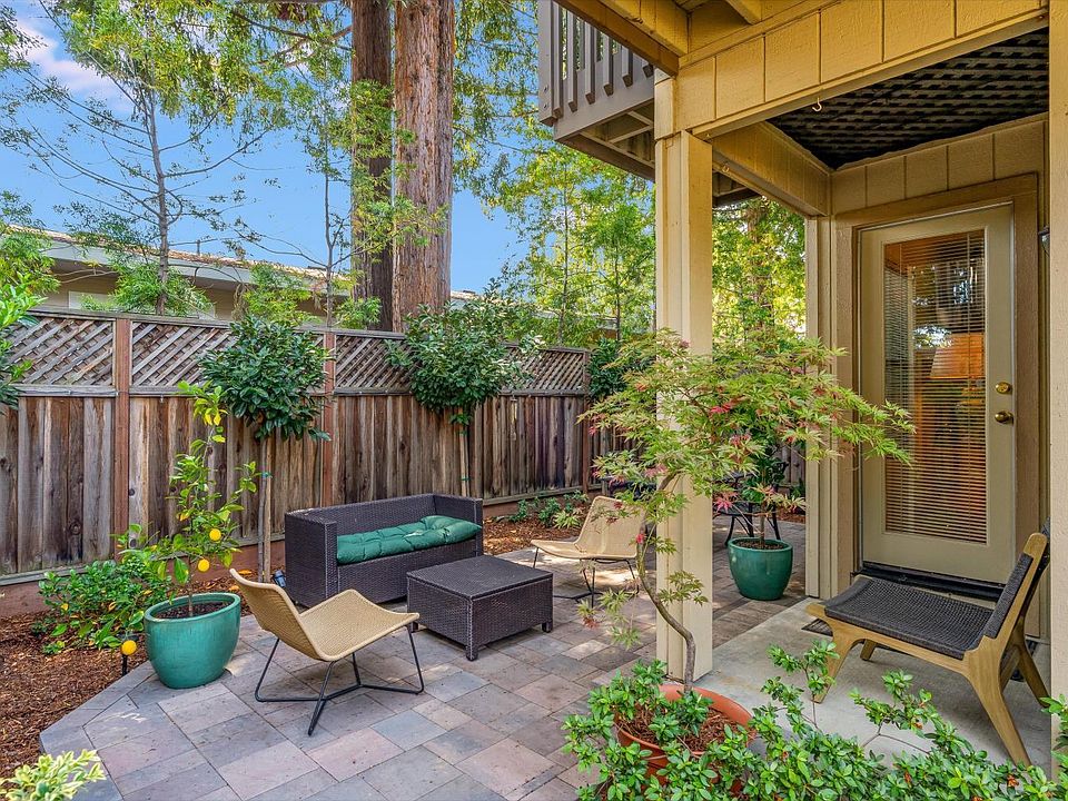 1st image of 3204 Villa Lane