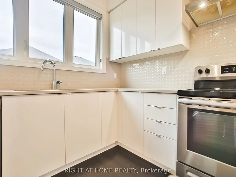 25 Hubbell Rd #UPPER — Photo 16
