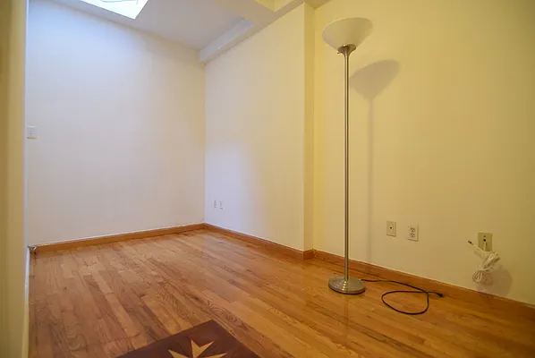 Rented by J Misrahi Realty Corp | media 30