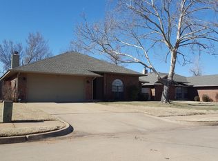 921 Glacier Ln, Edmond, OK 73003