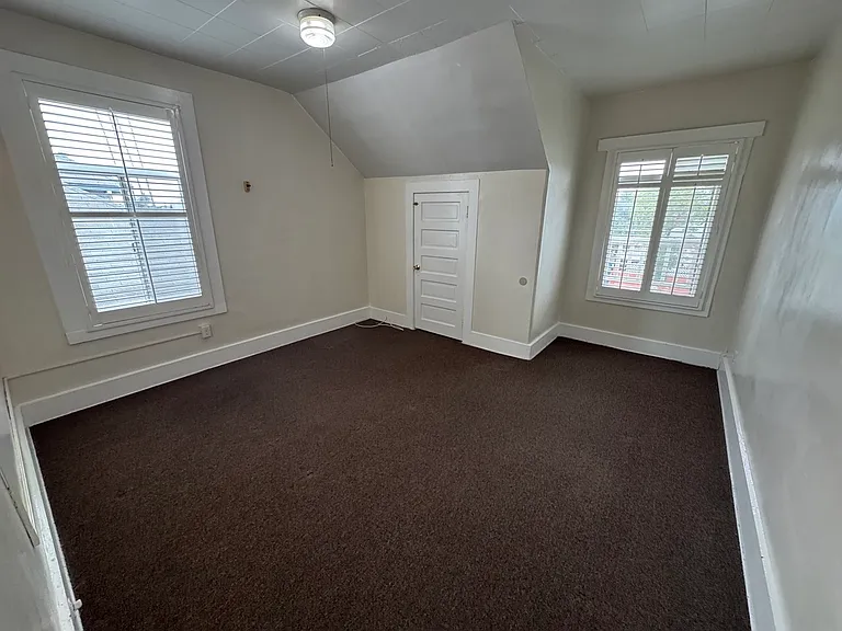 1430 W 25th St #1/2 — Photo 10