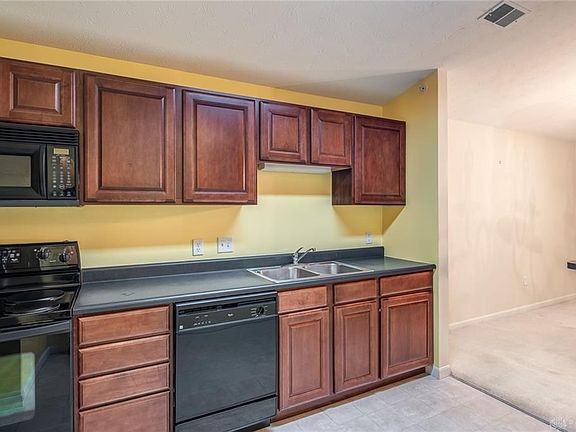 4th image of 3049 Westminster Dr