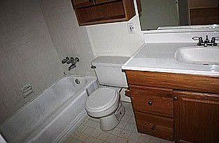3rd image of 403 E Paseo De Isabella