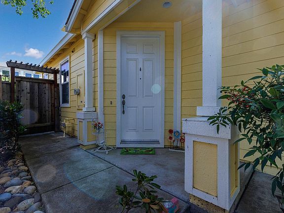 2nd image of 2467 Vera Drive