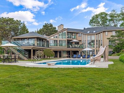 51007 Lake Park Dr, New Buffalo, MI, 49117