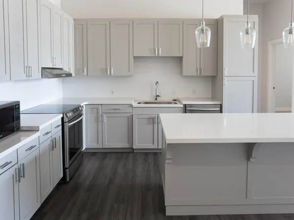 201 S Main St, Owasso, OK