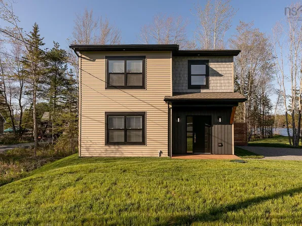 495 Highway 1, Mount Uniacke, NS B0N 1Z0