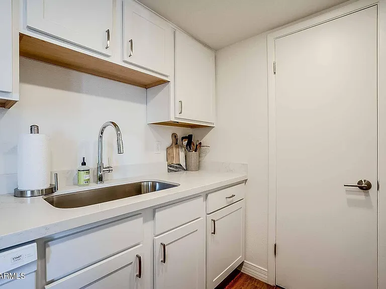 7906 E Keim Dr — Photo 20