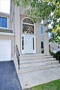 5th image of 16 Stone Gate Ct