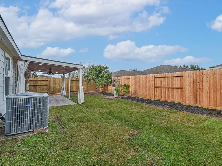7718 Shavano Ln — Photo 29