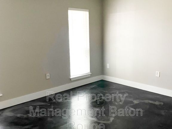 5th image of 10529 Wade Dr