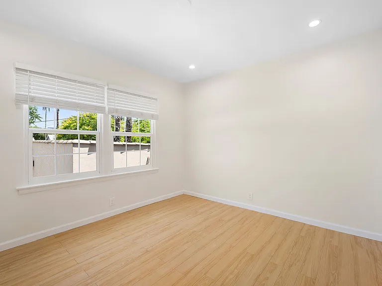 720 W California Ave #B — Photo 11