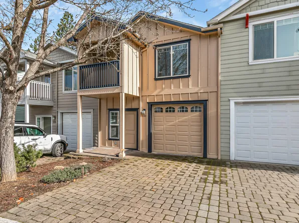 110 McCully Ln, Jacksonville, OR 97530