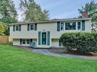 36 Oakland Rd, Pepperell, MA 01463