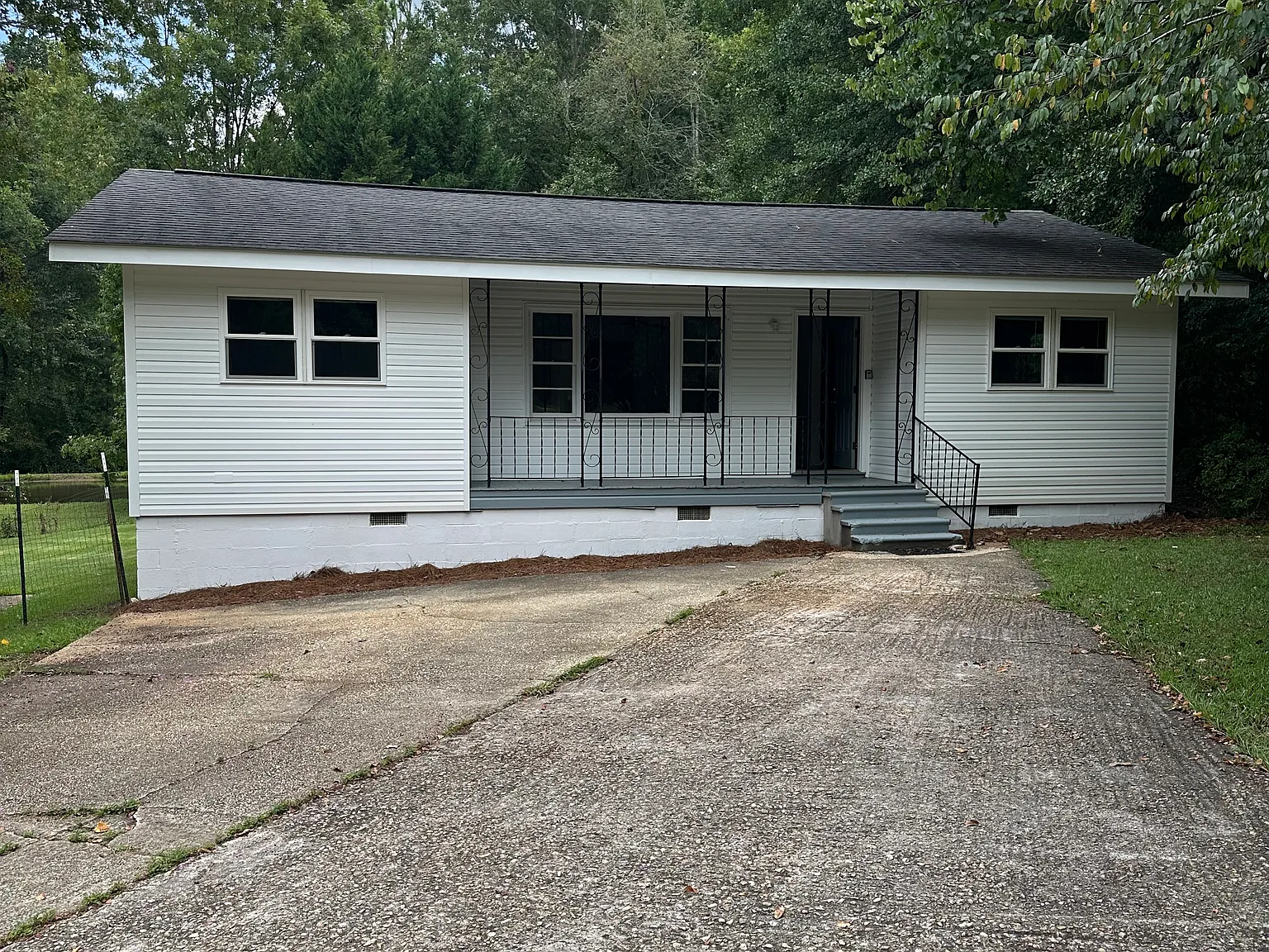 3 bed, 1368 sqft, $2,000 — Photo 3