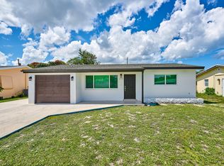 215 SW 8th Ave, Boynton Beach, FL 33435