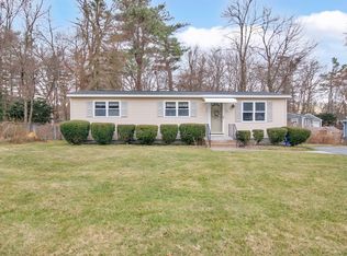 37 Ruthven St, Springfield, MA 01128