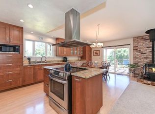 840 Blitz Ln, Auburn, CA 95603