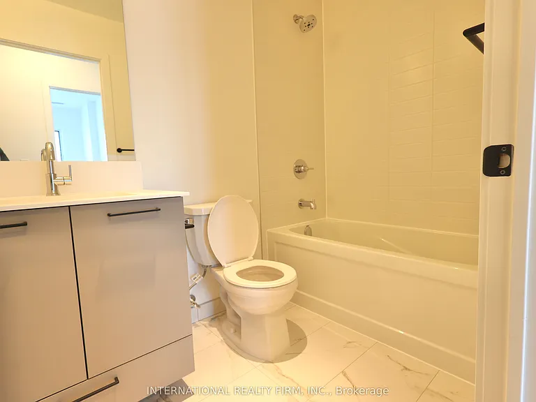 20 Lagerfeld Dr N #B-020 — Photo 28