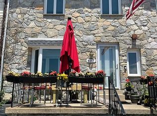 607 Saint Anthony Ln, Upper Darby, PA 19082