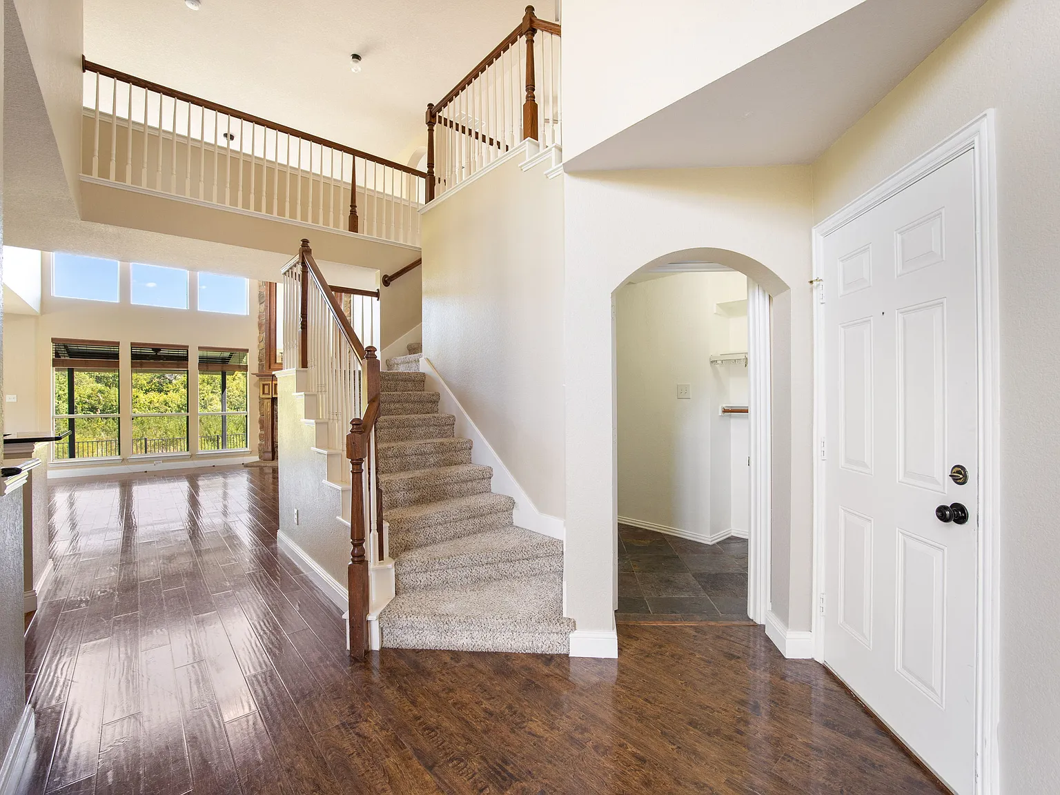 4 bed, 2989 sqft, $2,750 — Photo 3