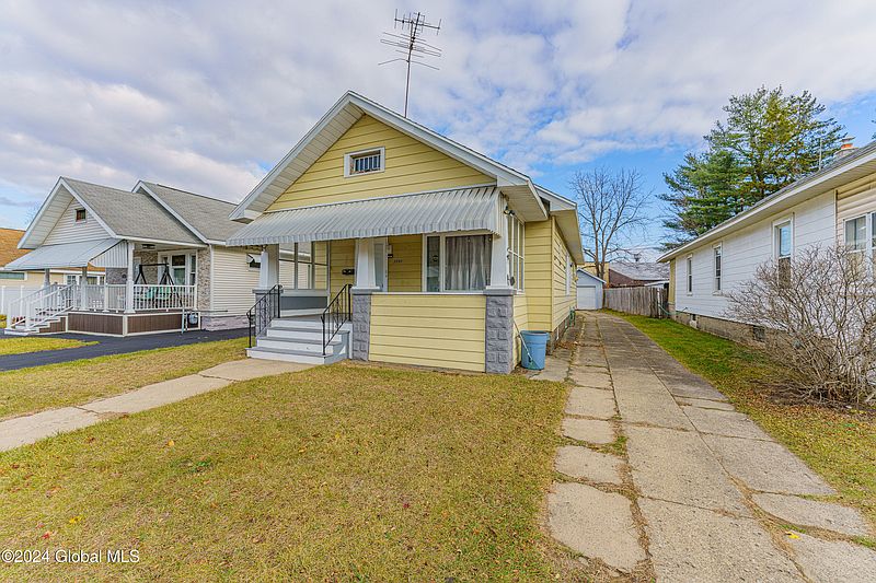 2nd image of 1551 California Avenue