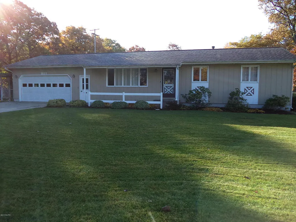 1611 Lawnel Ave photo 1