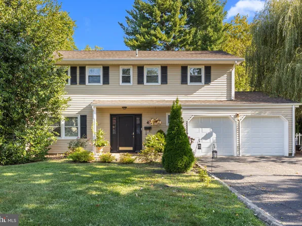 4 Leshin Ln, Hightstown, NJ 08520