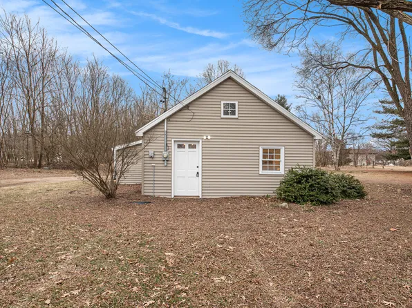 650 Quarterline St, Newaygo, MI 49337