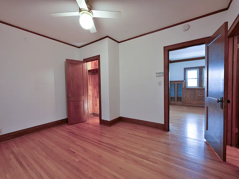 1303 Vincent Ave N — Photo 9
