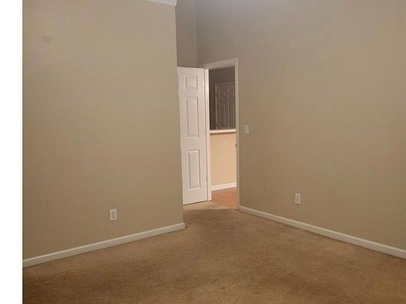 4th image of 112 Breezewood Dr APT E