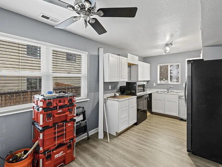 820 Spinner Ct — Photo 9