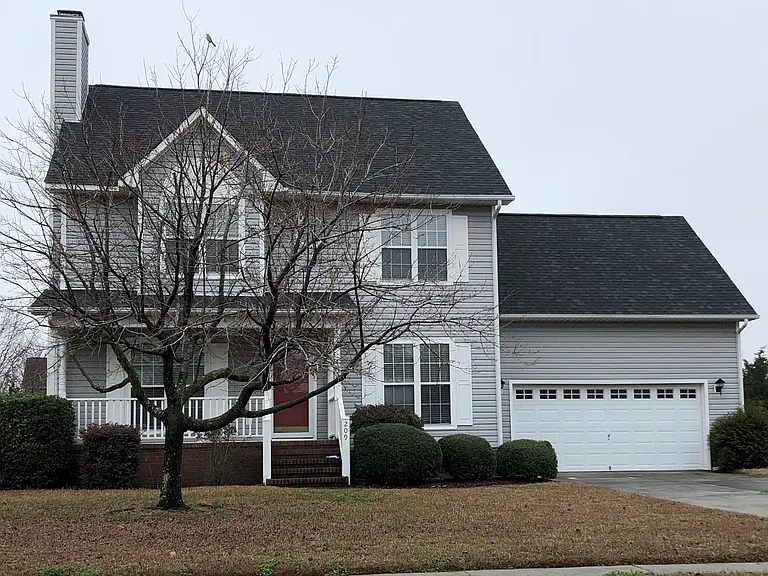 209 Lansing Ct — Photo 45