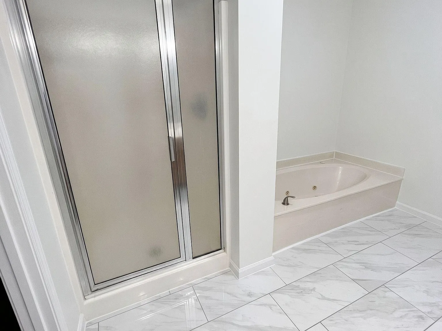 4 bed, 4.0 bath, 2562 sqft, $1,347 — Photo 4