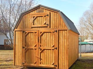 605 N Cross St, Crossville, IL 62827