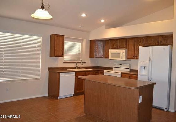 3rd image of 21144 E Via Del Oro