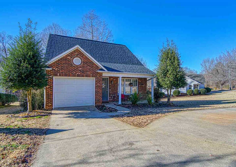 1st image of 204 Cotton Creek Dr