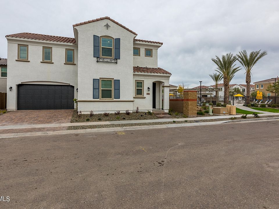 1st image of 946 E DANBURY Drive