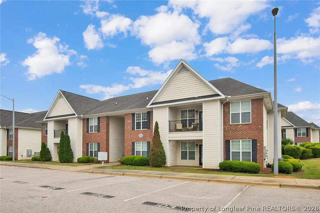 3 bed, 2.0 bath, 1399 sqft, $1,650 — Photo 3
