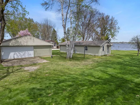 W10340 Sunny Point Rd, Beaver Dam, WI 53916