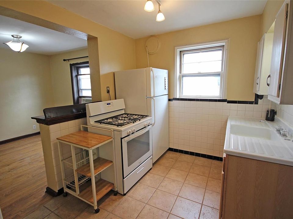 (2 South shown) Kitchens with newer ranges and refrigerators.