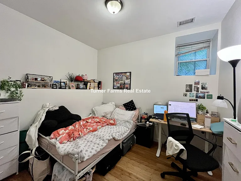 35 Forbes St — Photo 9